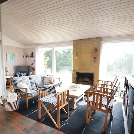 Four-bedroom Holiday In Ebeltoft