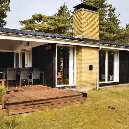 Semesterbostad Four-bedroom Holiday In *