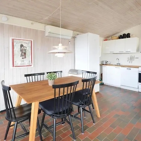 Four-bedroom Holiday In Ebeltoft